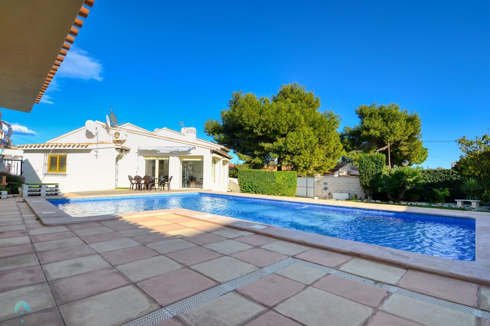 Precioso Chalet 3H con piscina privada 10 min caminado de la playa en Torrevieja